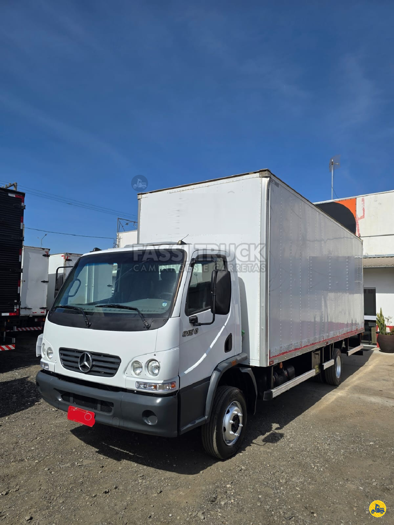 CAMINHAO MERCEDES-BENZ MB 915 Baú Furgão 3/4 4x2 FassiTruck SAO PAULO SÃO PAULO SP
